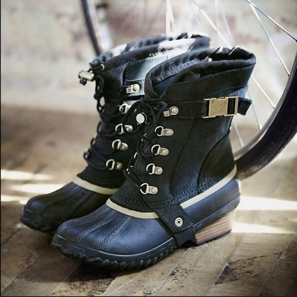 sleek steel toe boots